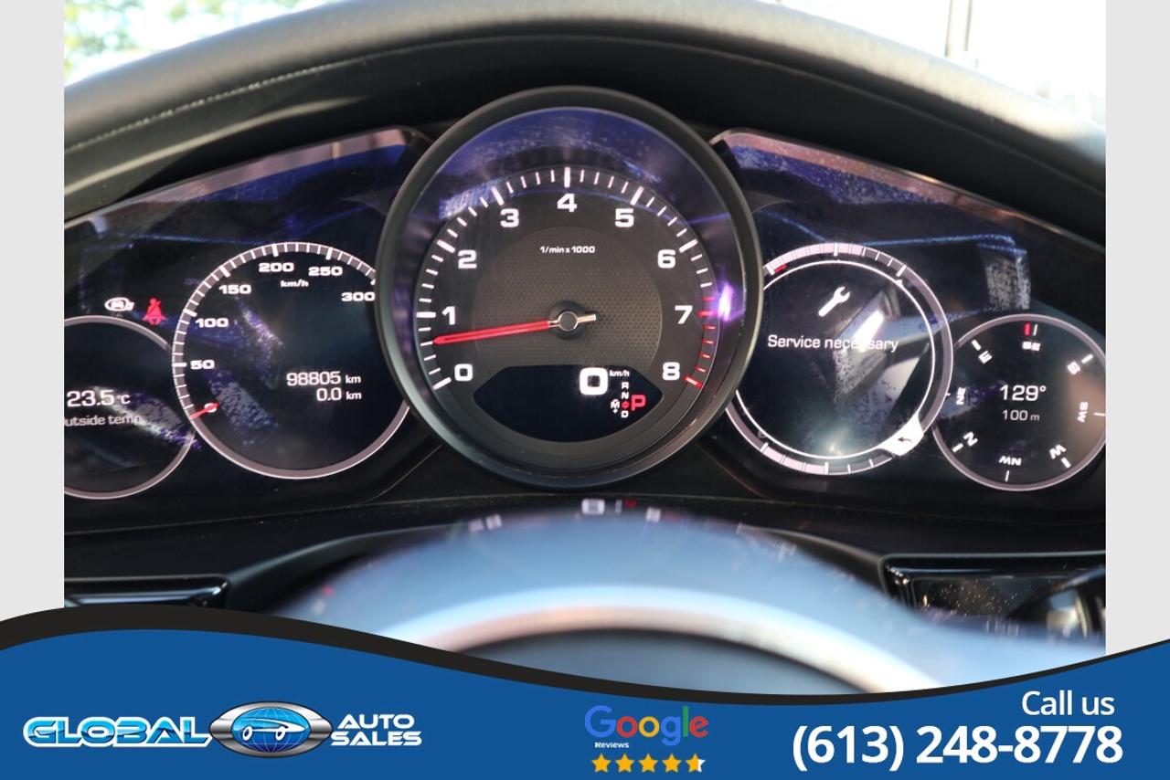 2017 Porsche Panamera 4 Photo