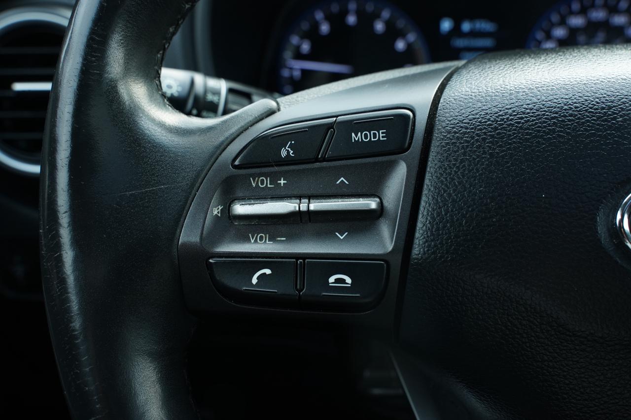 2020 Hyundai KONA SEL/ LUXURY/SUNROOF/ LEATHER/ APPLE CARPLAY/ NO AC Photo