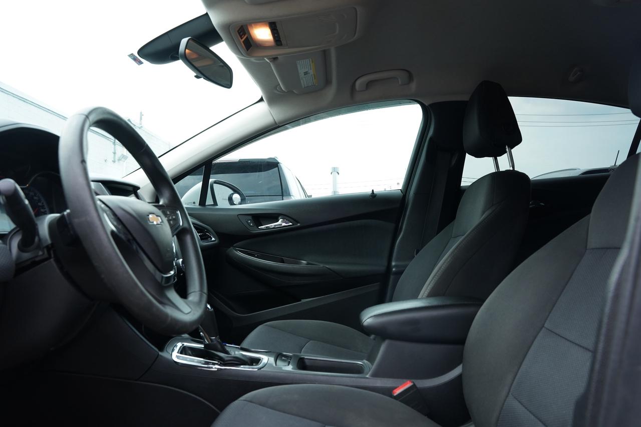 2018 Chevrolet Cruze LT PKG/ NO ACCIDENTS/ LANE ASISST Photo