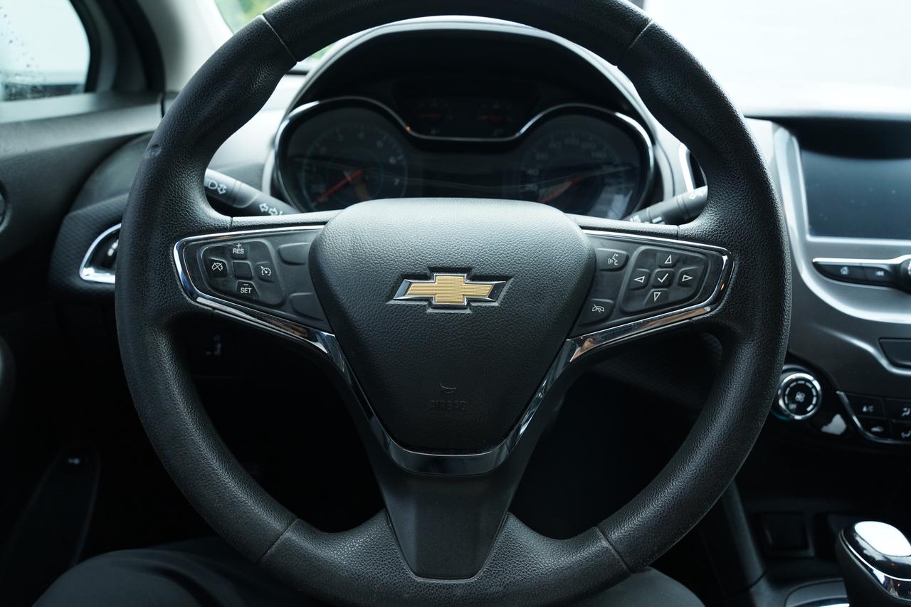 2018 Chevrolet Cruze LT PKG/ NO ACCIDENTS/ LANE ASISST Photo