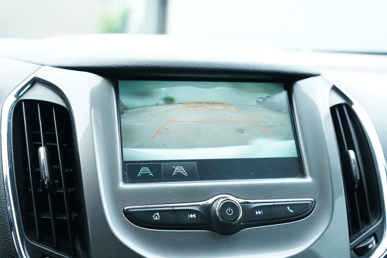 2018 Chevrolet Cruze LT PKG/ NO ACCIDENTS/ LANE ASISST Photo