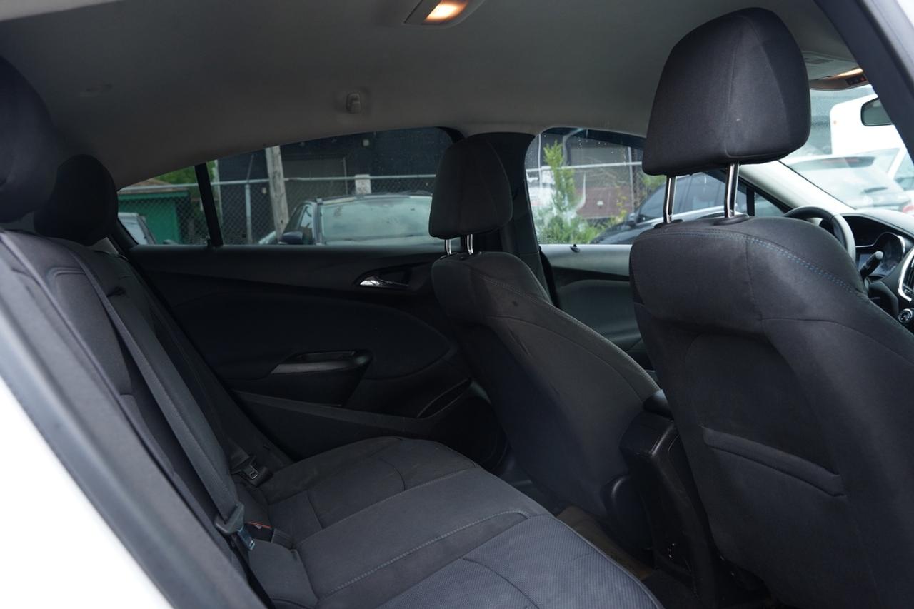 2018 Chevrolet Cruze LT PKG/ NO ACCIDENTS/ LANE ASISST Photo