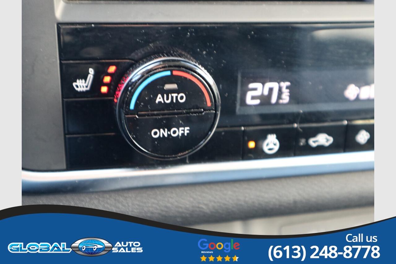 2023 Nissan Rogue SV MOONROOF Photo