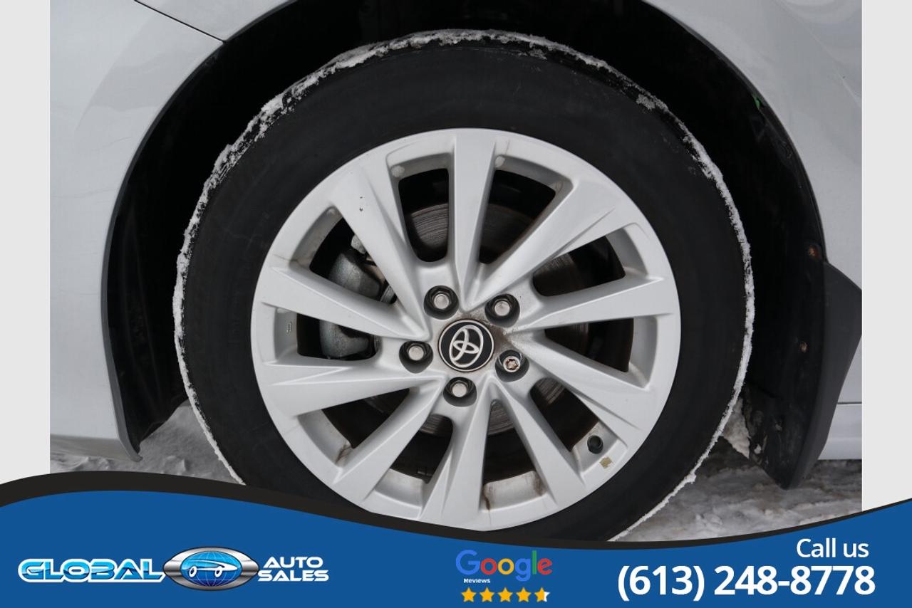 2021 Toyota Camry LE Photo2