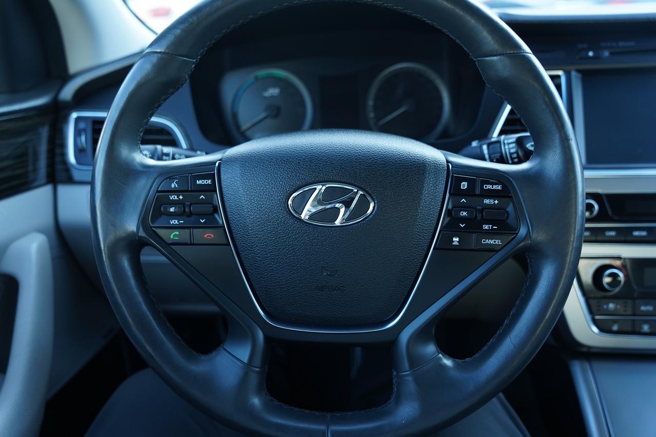 2016 Hyundai Sonata Plug-In Limited/HYBIRD/NAV/CAMERA/NO ACCIDENTS Photo