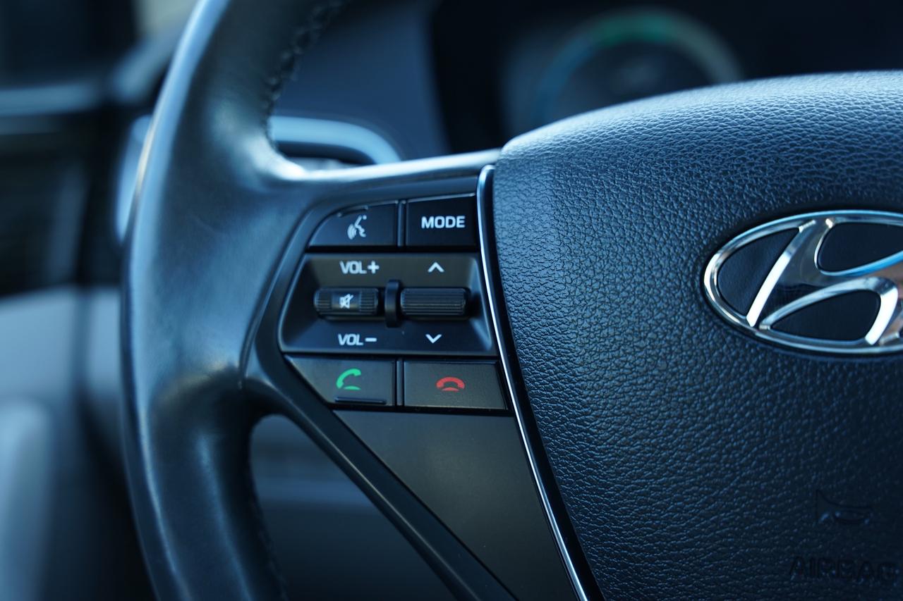 2016 Hyundai Sonata Plug-In Limited/HYBIRD/NAV/CAMERA/NO ACCIDENTS Photo