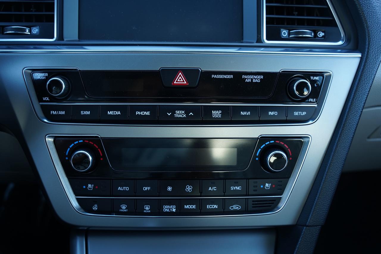 2016 Hyundai Sonata Plug-In Limited/HYBIRD/NAV/CAMERA/NO ACCIDENTS Photo