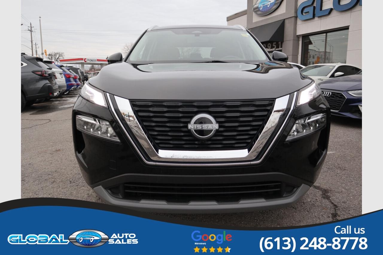 2022 Nissan Rogue SV Photo