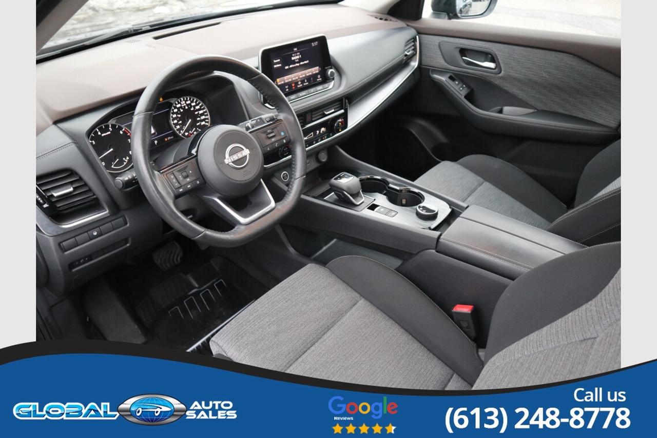 2022 Nissan Rogue SV Photo