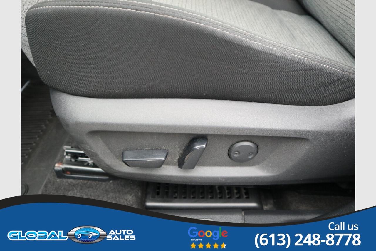 2022 Nissan Rogue SV Photo