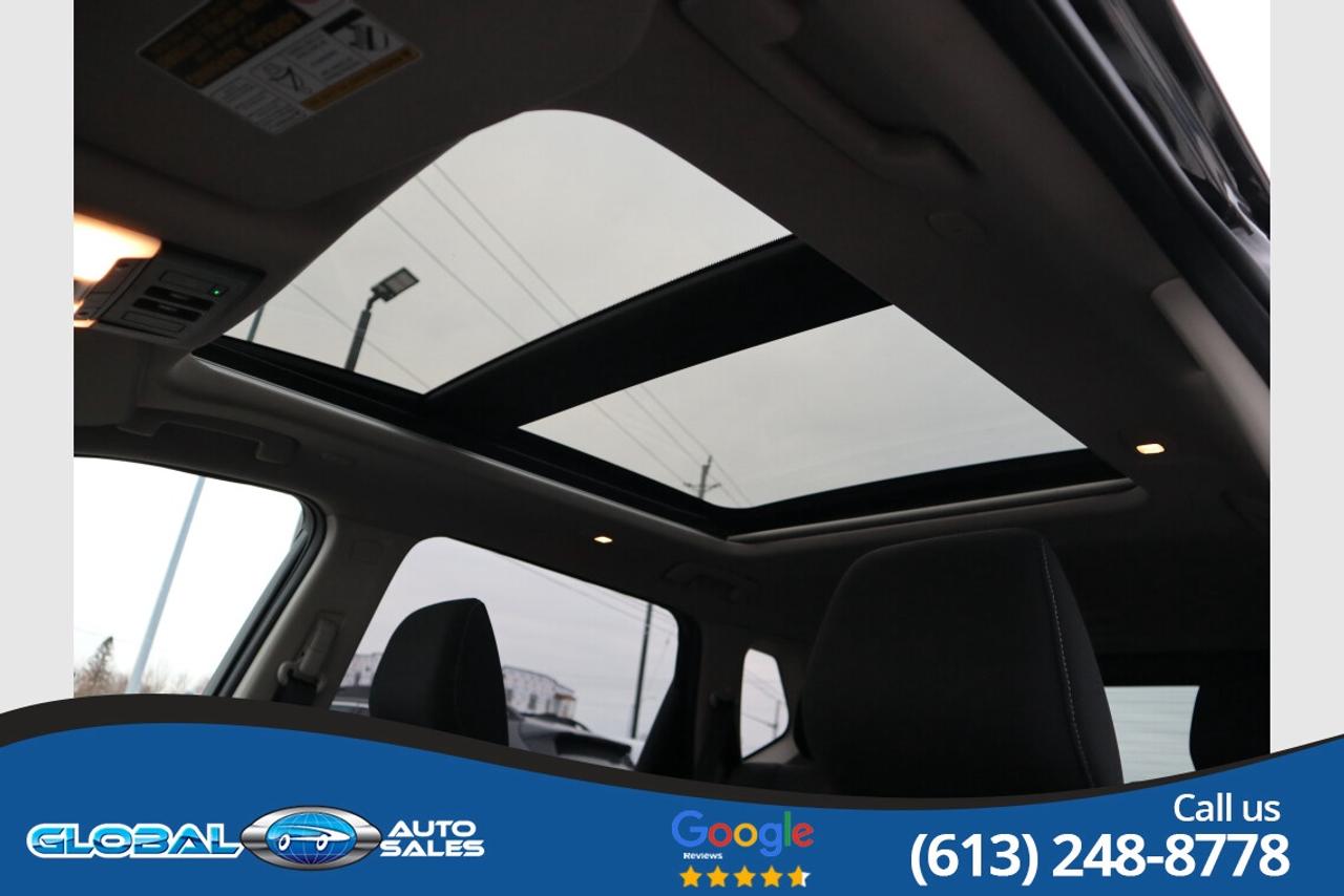 2022 Nissan Rogue SV Photo