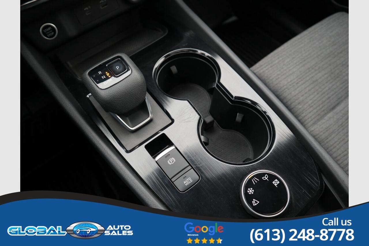 2022 Nissan Rogue SV Photo