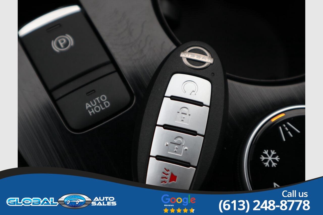 2022 Nissan Rogue SV Photo