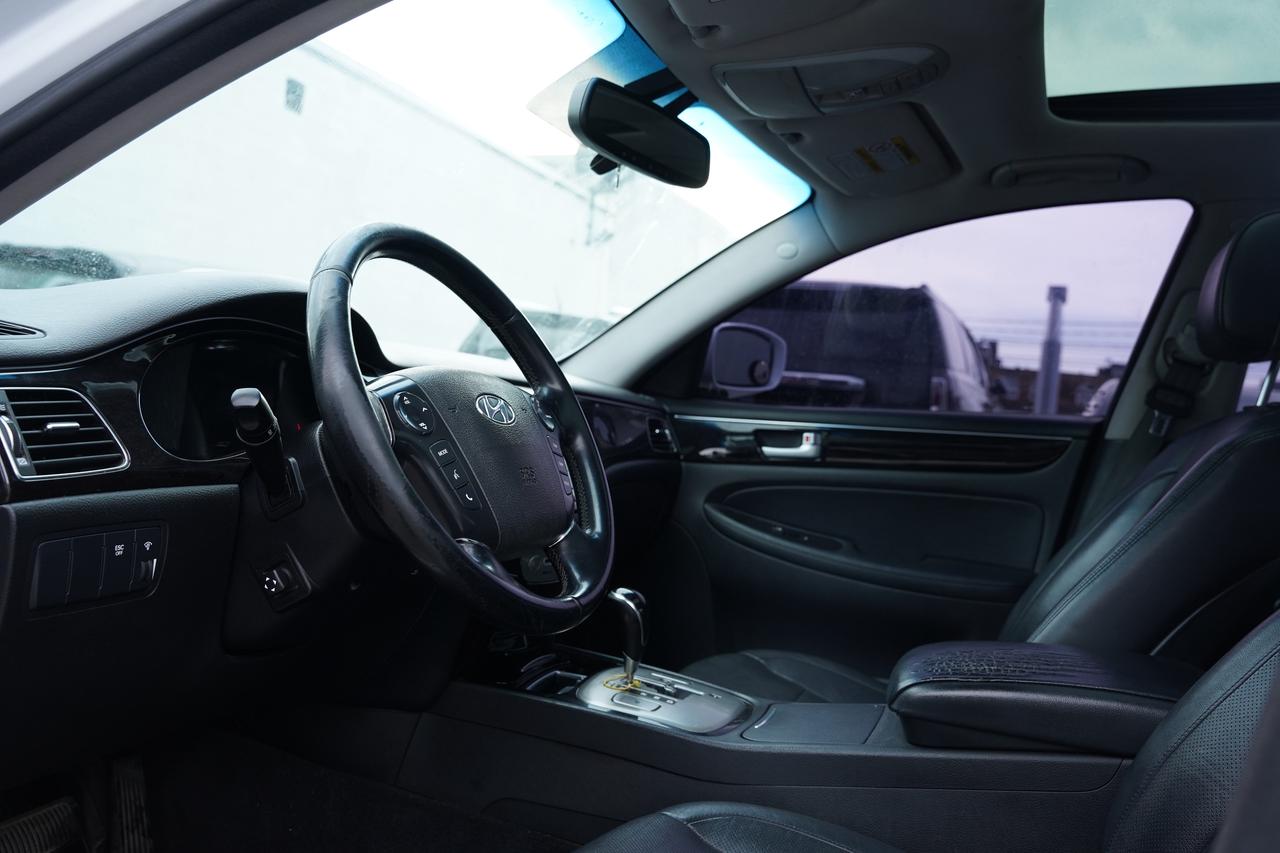 2014 Hyundai Genesis PREMIUM PKG/NAV/SUNROOF/CAMERA/LEATHER Photo