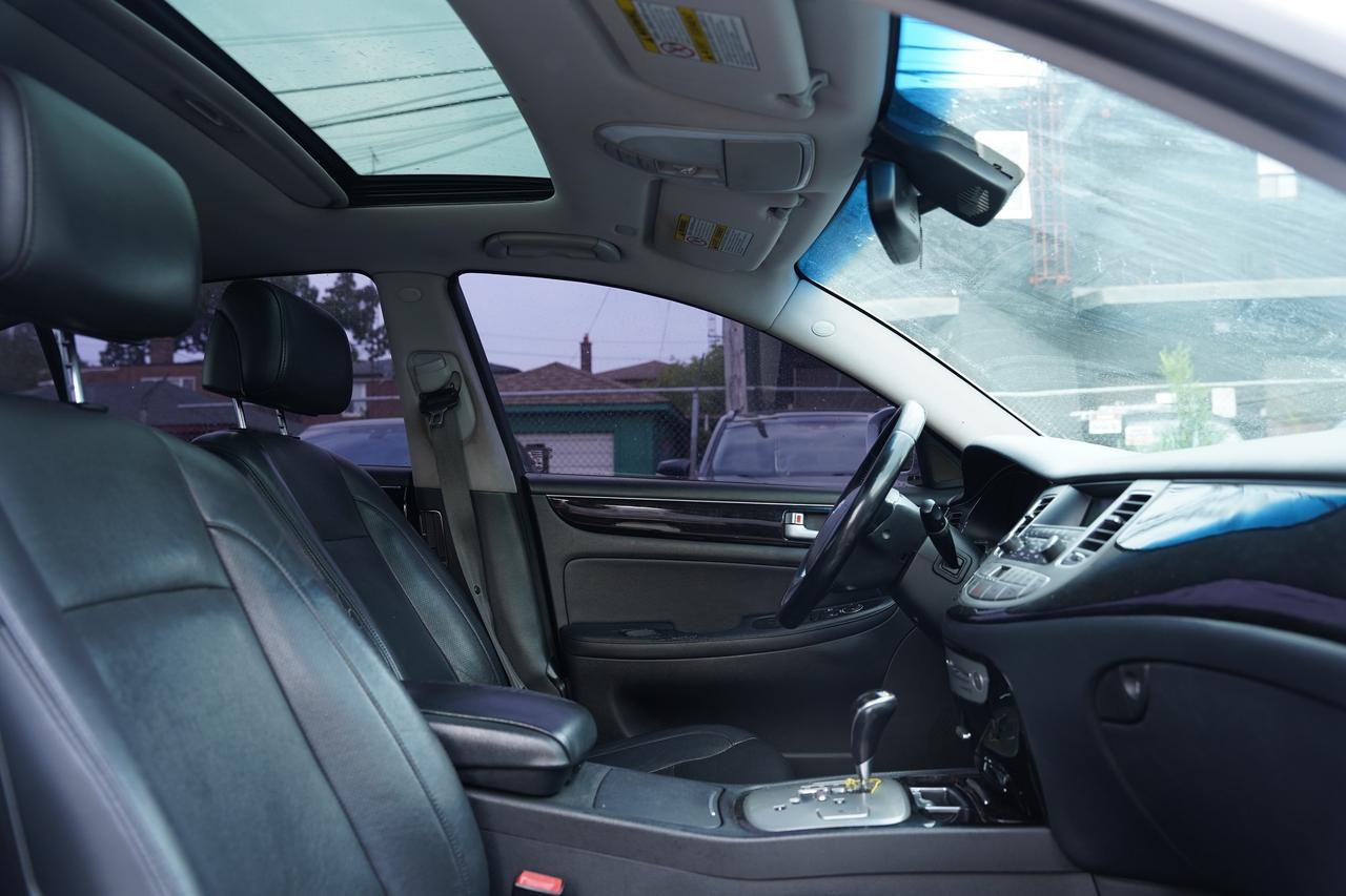 2014 Hyundai Genesis PREMIUM PKG/NAV/SUNROOF/CAMERA/LEATHER Photo
