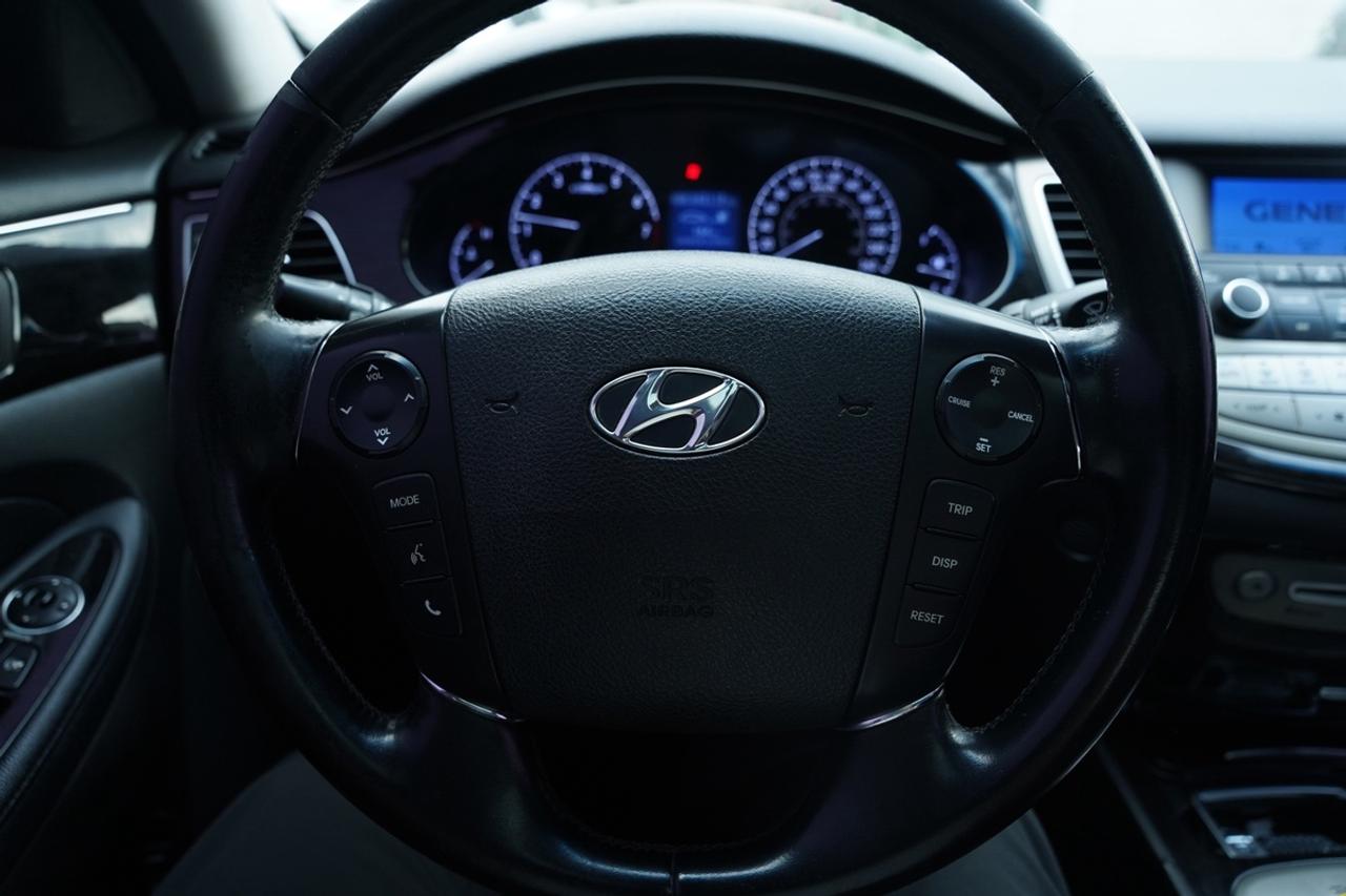 2014 Hyundai Genesis PREMIUM PKG/NAV/SUNROOF/CAMERA/LEATHER Photo