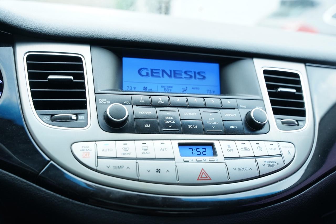2014 Hyundai Genesis PREMIUM PKG/NAV/SUNROOF/CAMERA/LEATHER Photo