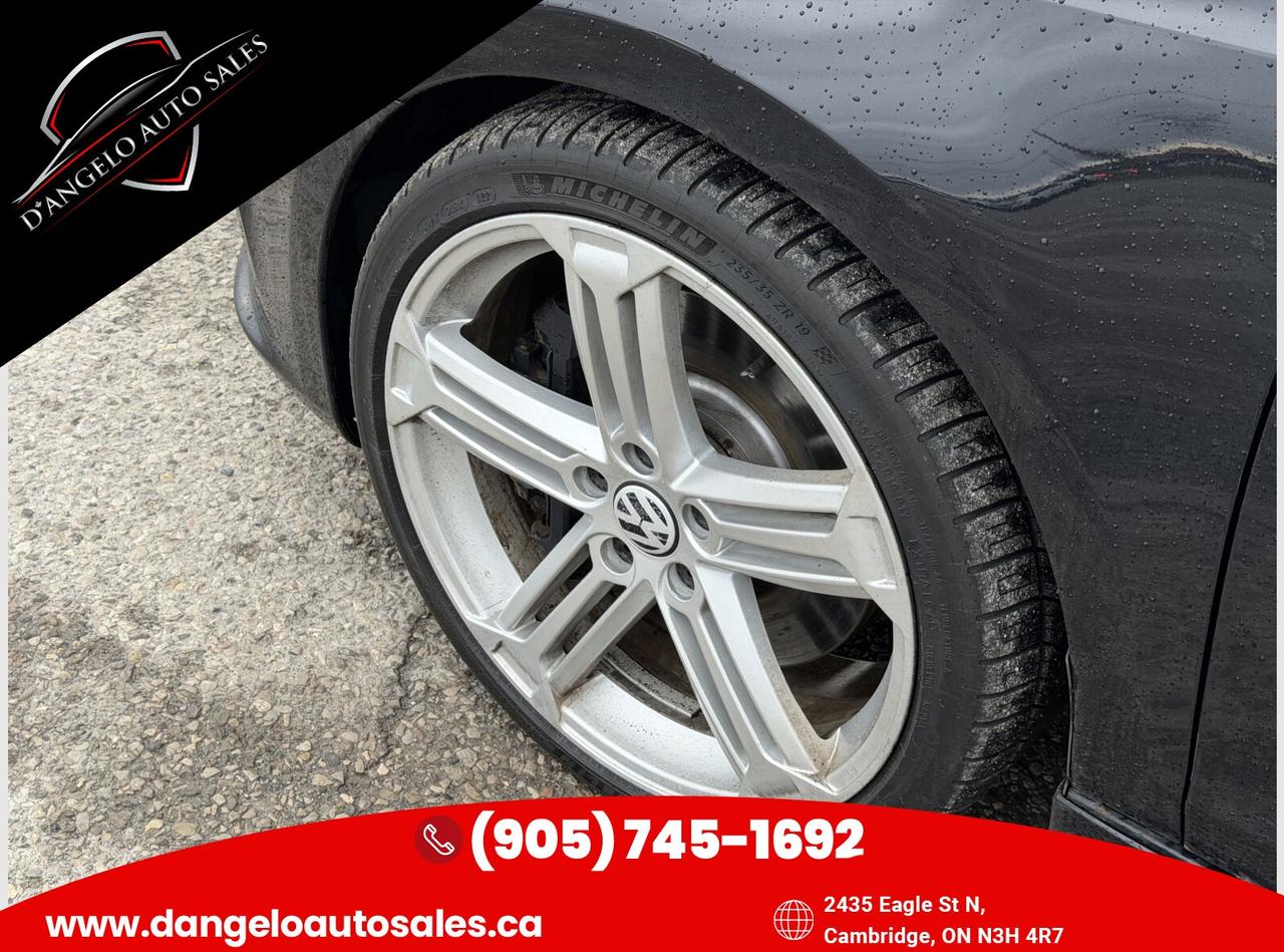 2012 Volkswagen Golf R R Photo