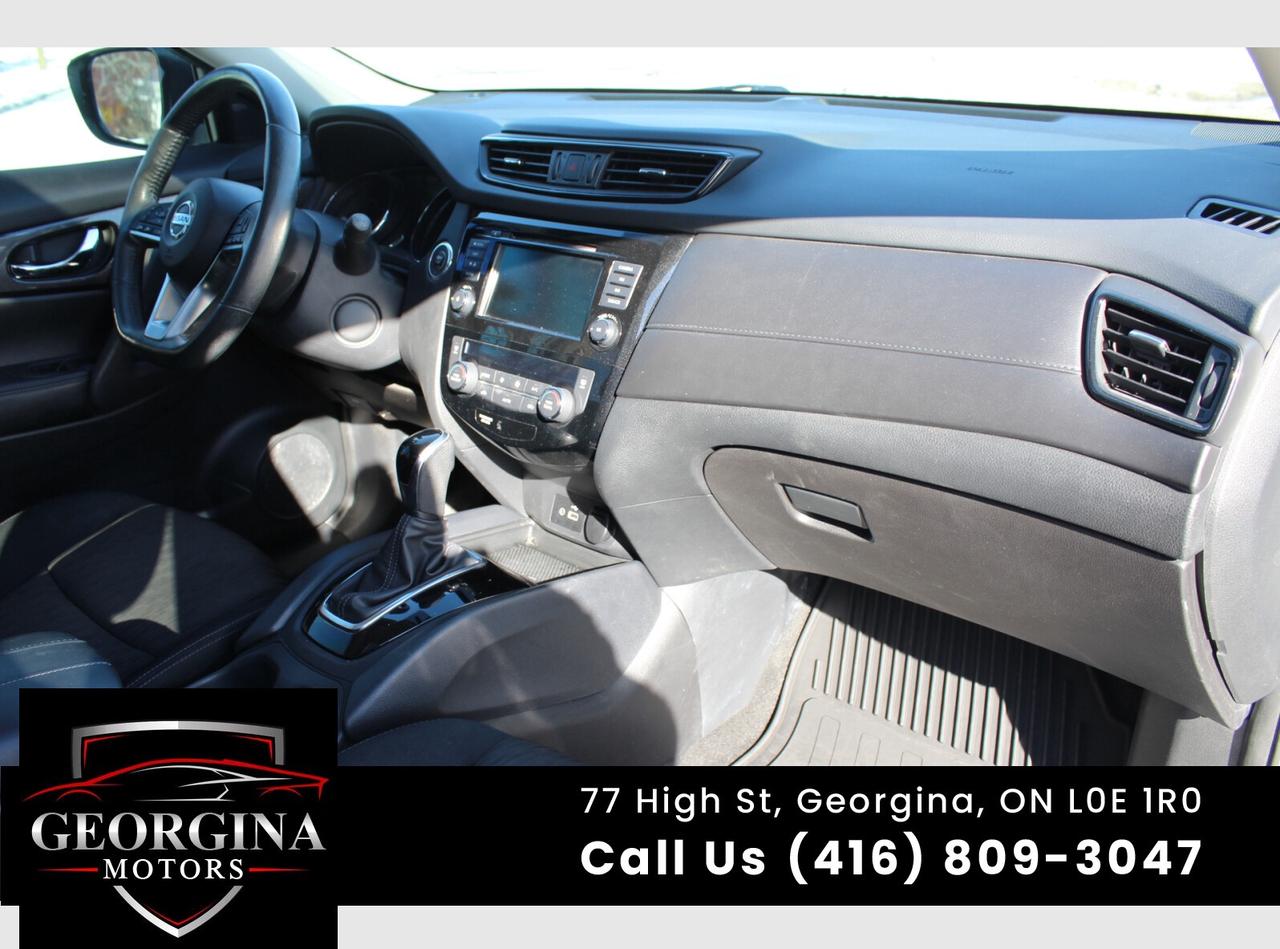 2018 Nissan Rogue SV Photo