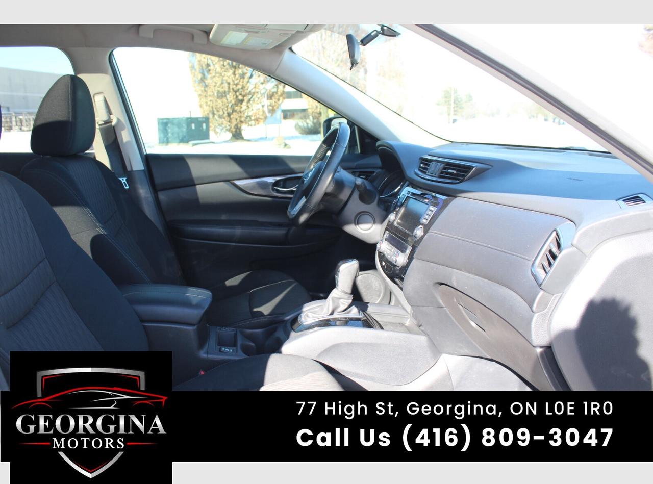 2018 Nissan Rogue SV Photo