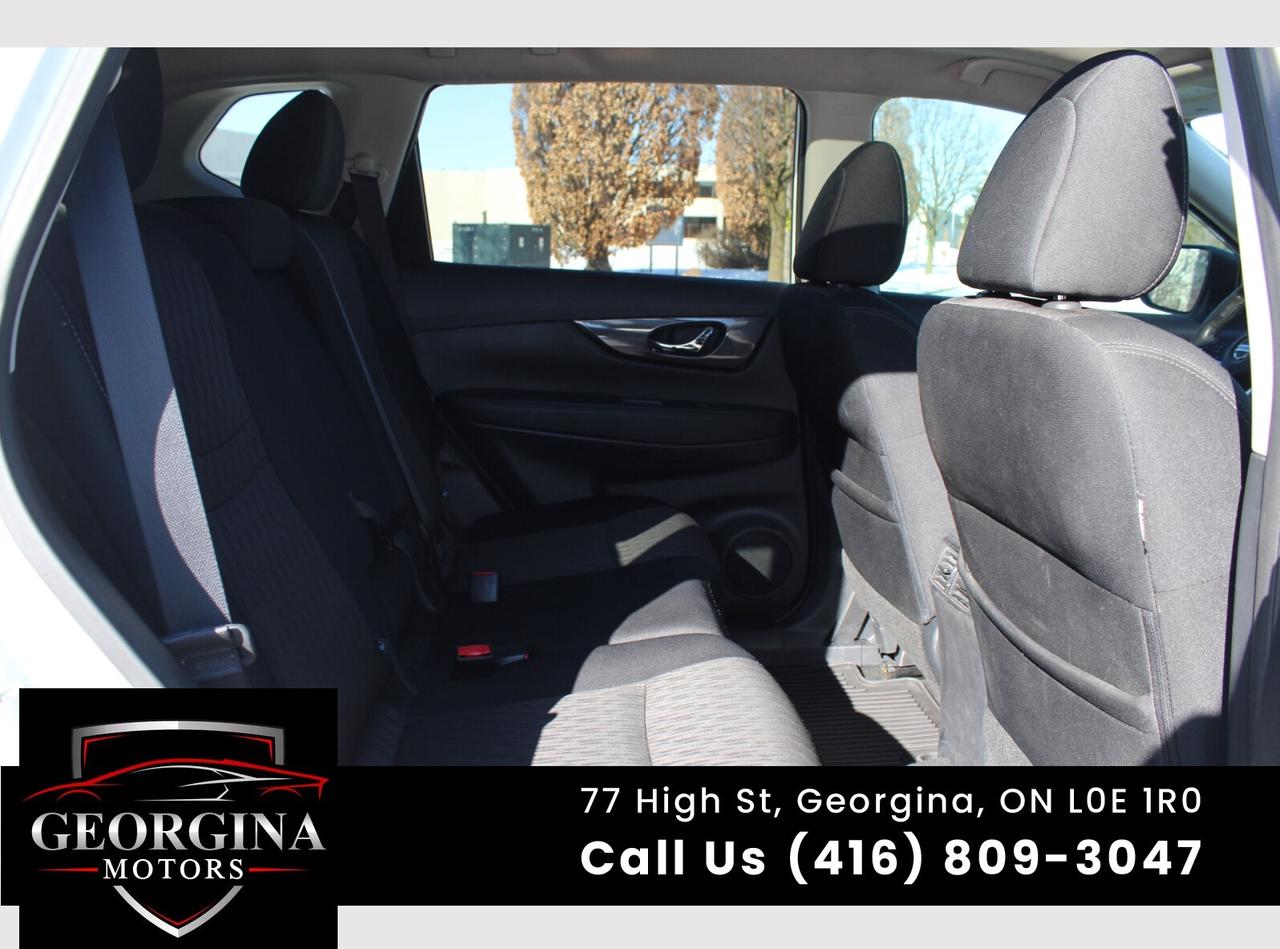 2018 Nissan Rogue SV Photo