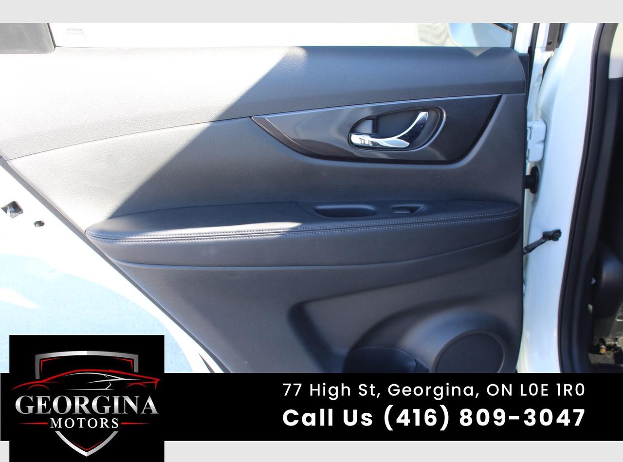 2018 Nissan Rogue SV Photo