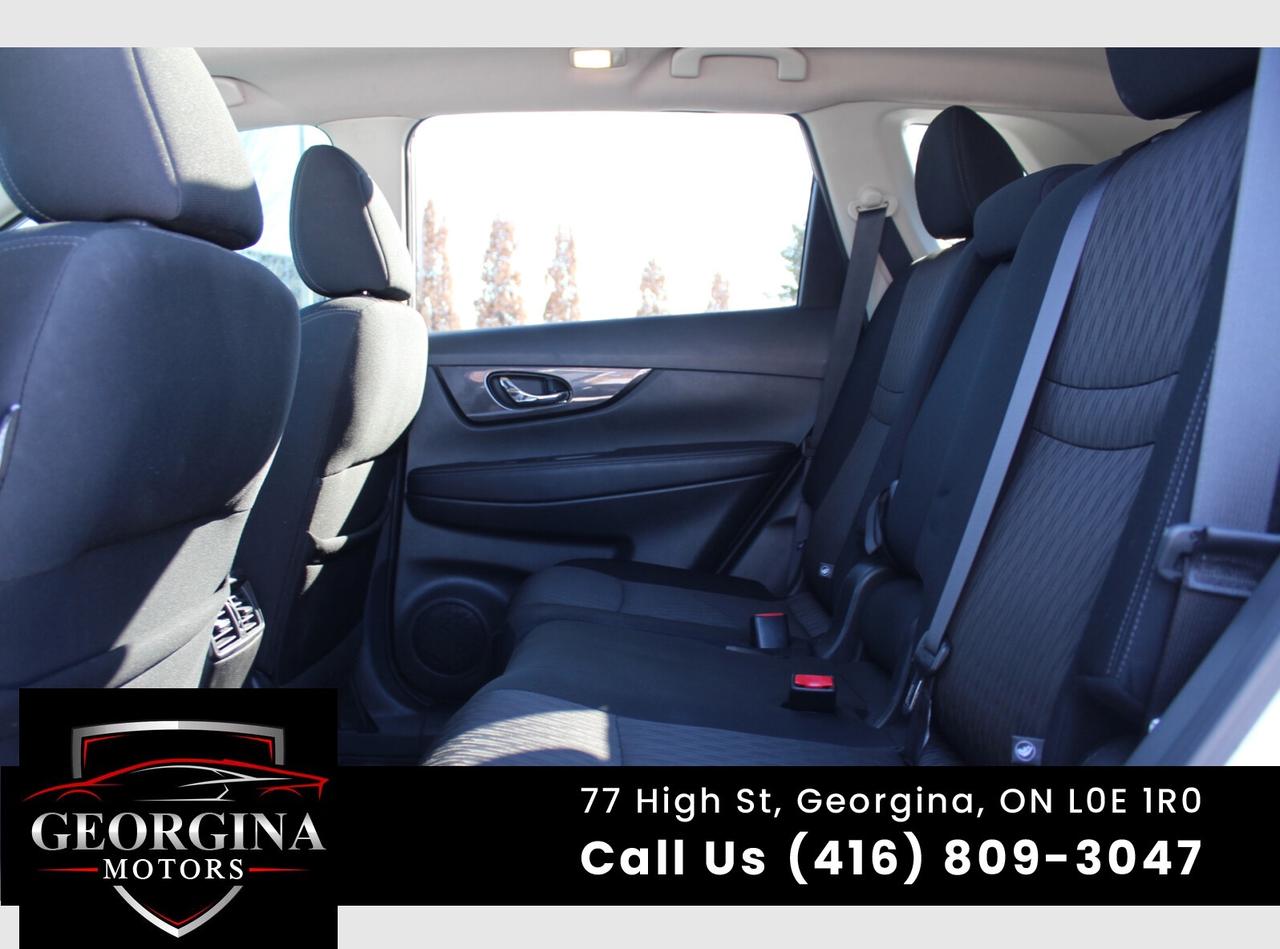 2018 Nissan Rogue SV Photo