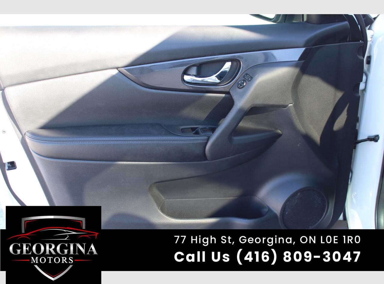 2018 Nissan Rogue SV Photo