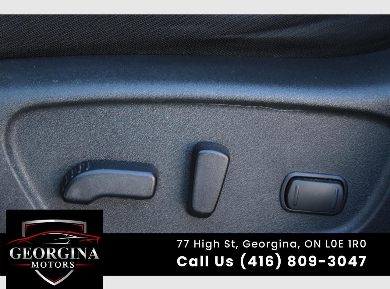 2018 Nissan Rogue SV Photo