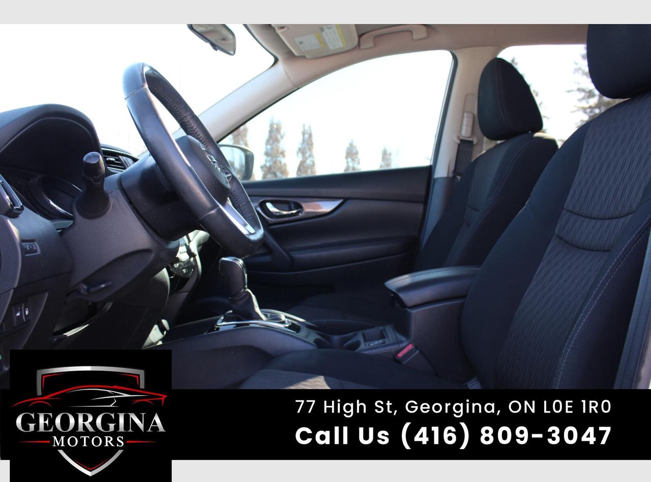 2018 Nissan Rogue SV Photo