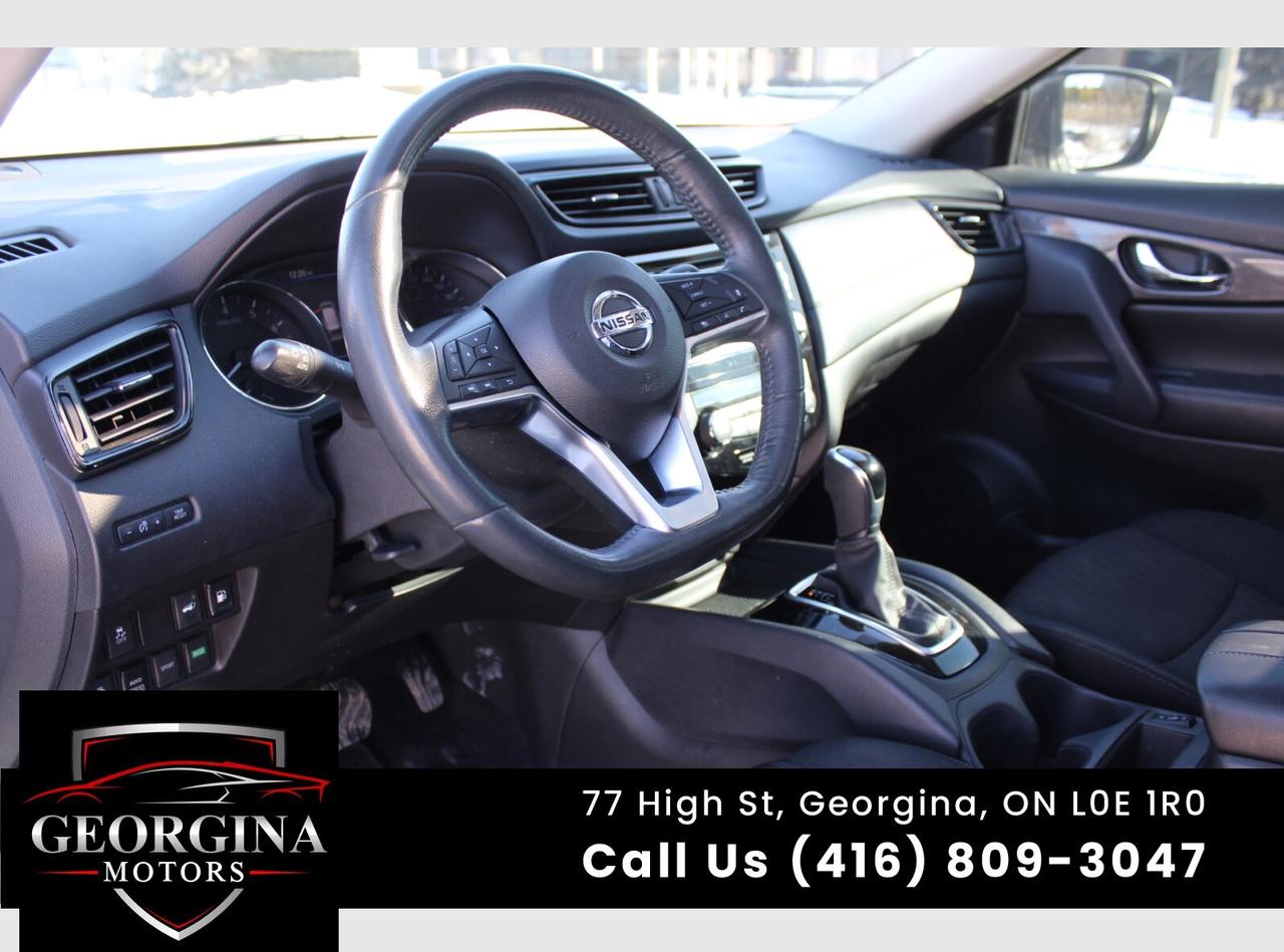 2018 Nissan Rogue SV Photo