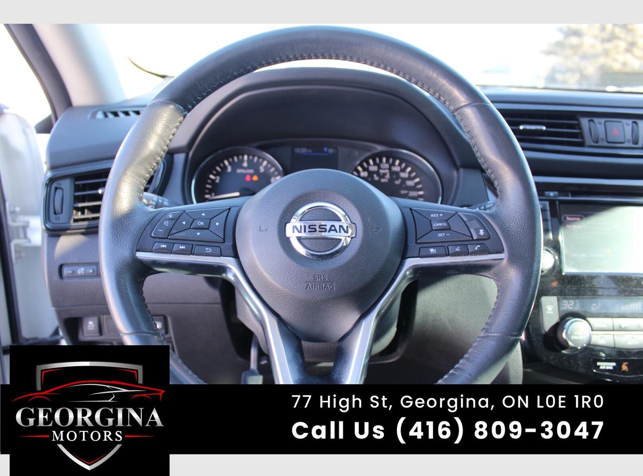 2018 Nissan Rogue SV Photo