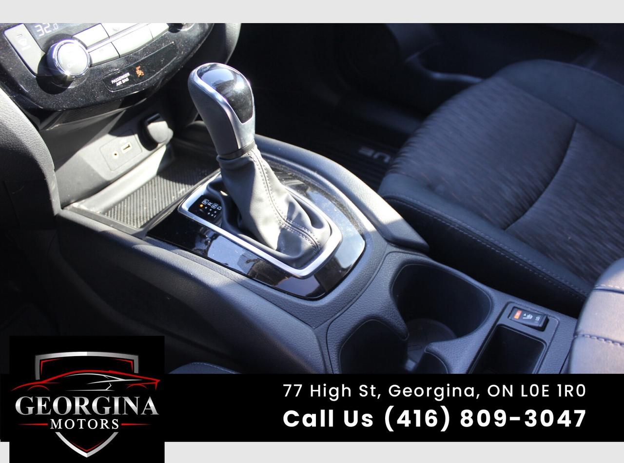 2018 Nissan Rogue SV Photo