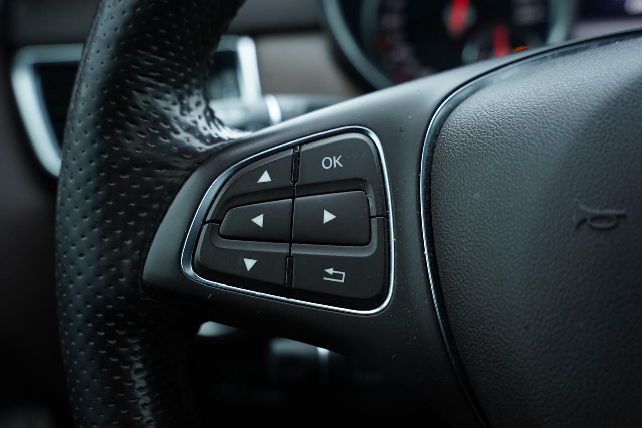 2018 Mercedes-Benz GLE-Class GLE400/ 4MATIC / PANOROOF/ NAV/ CAMERA Photo