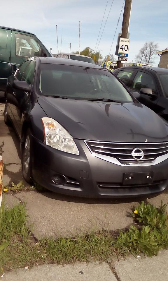 2011 Nissan Altima 2.5S Photo