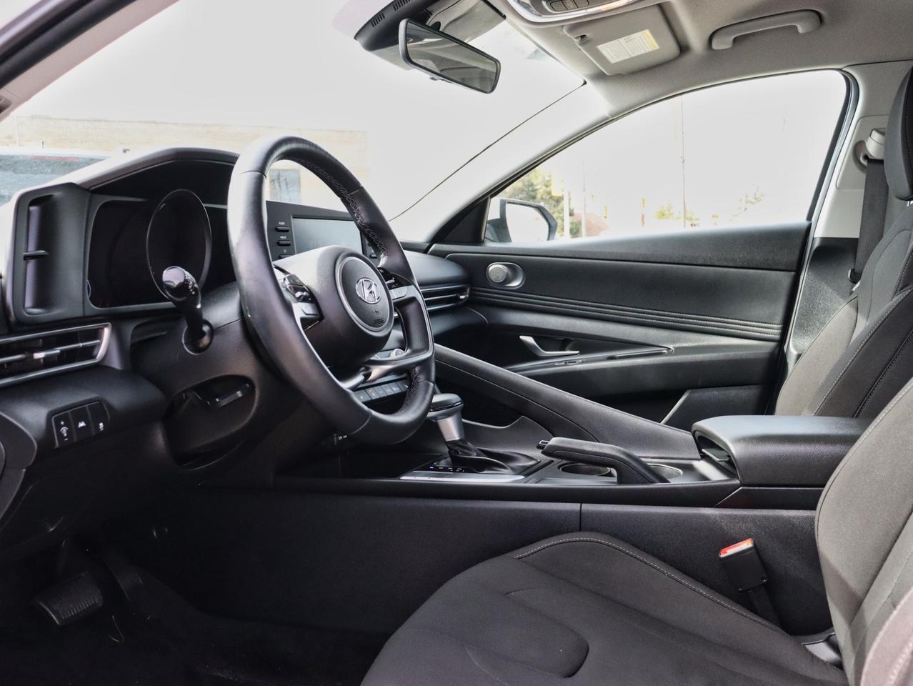 2022 Hyundai Elantra Preferred Photo
