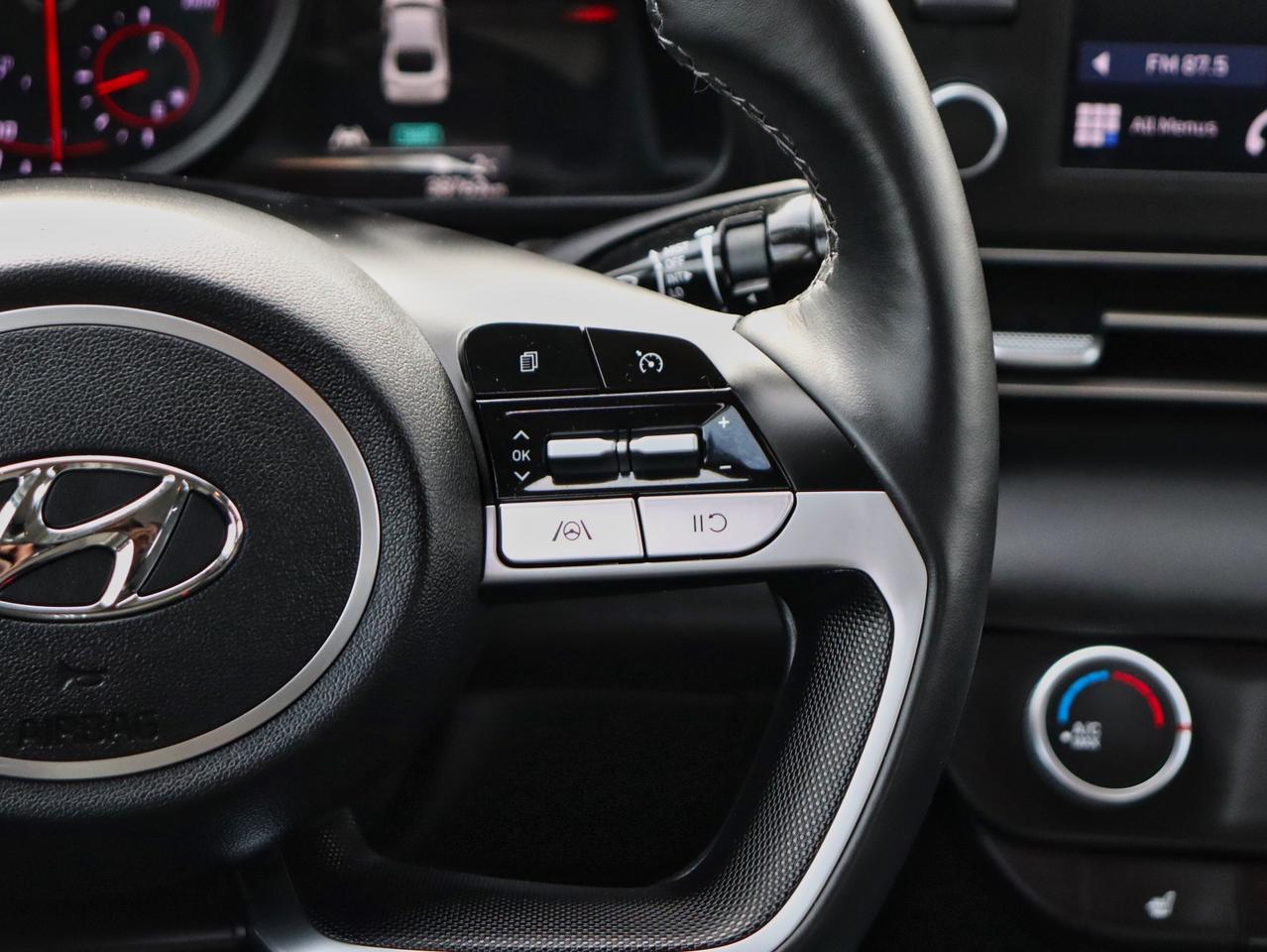 2022 Hyundai Elantra Preferred Photo