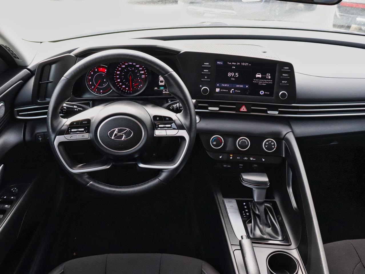 2022 Hyundai Elantra Preferred Photo