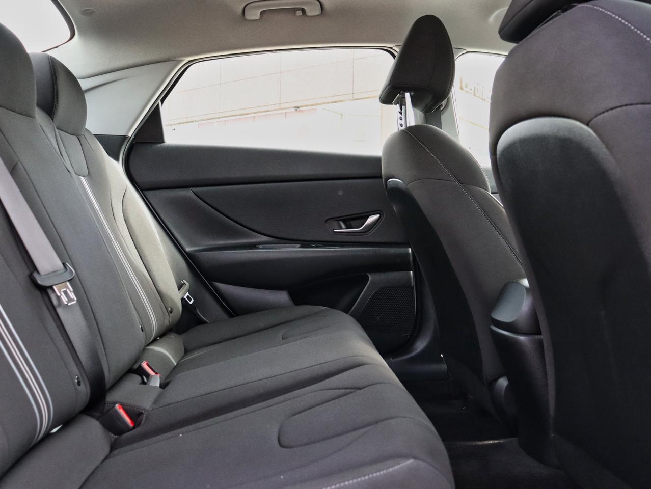 2022 Hyundai Elantra Preferred Photo