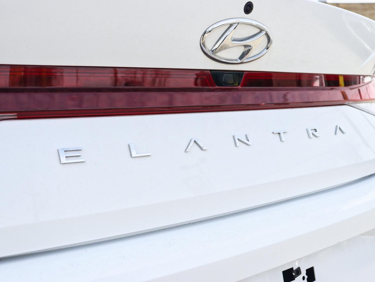 2022 Hyundai Elantra Preferred Photo