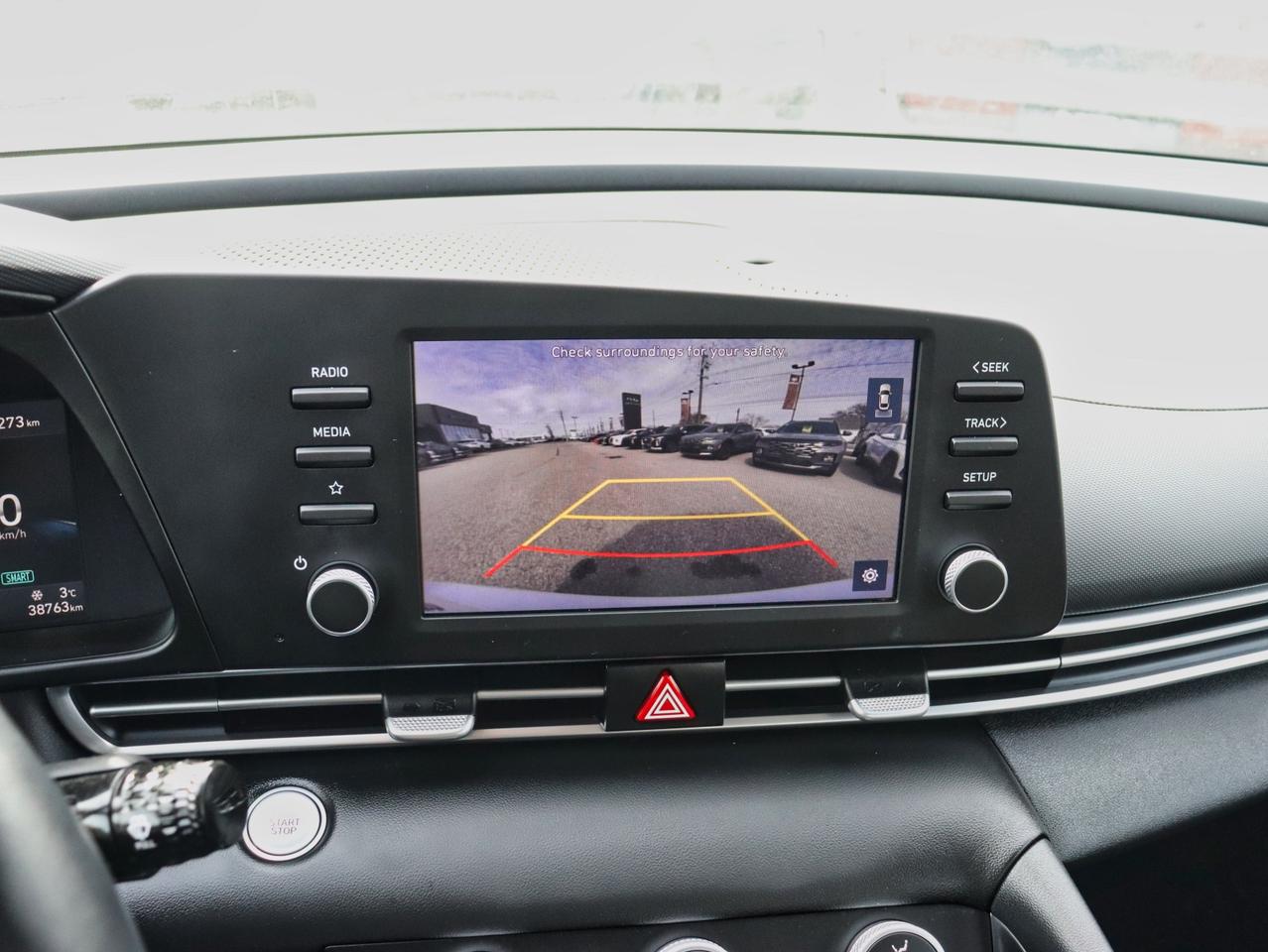 2022 Hyundai Elantra Preferred Photo