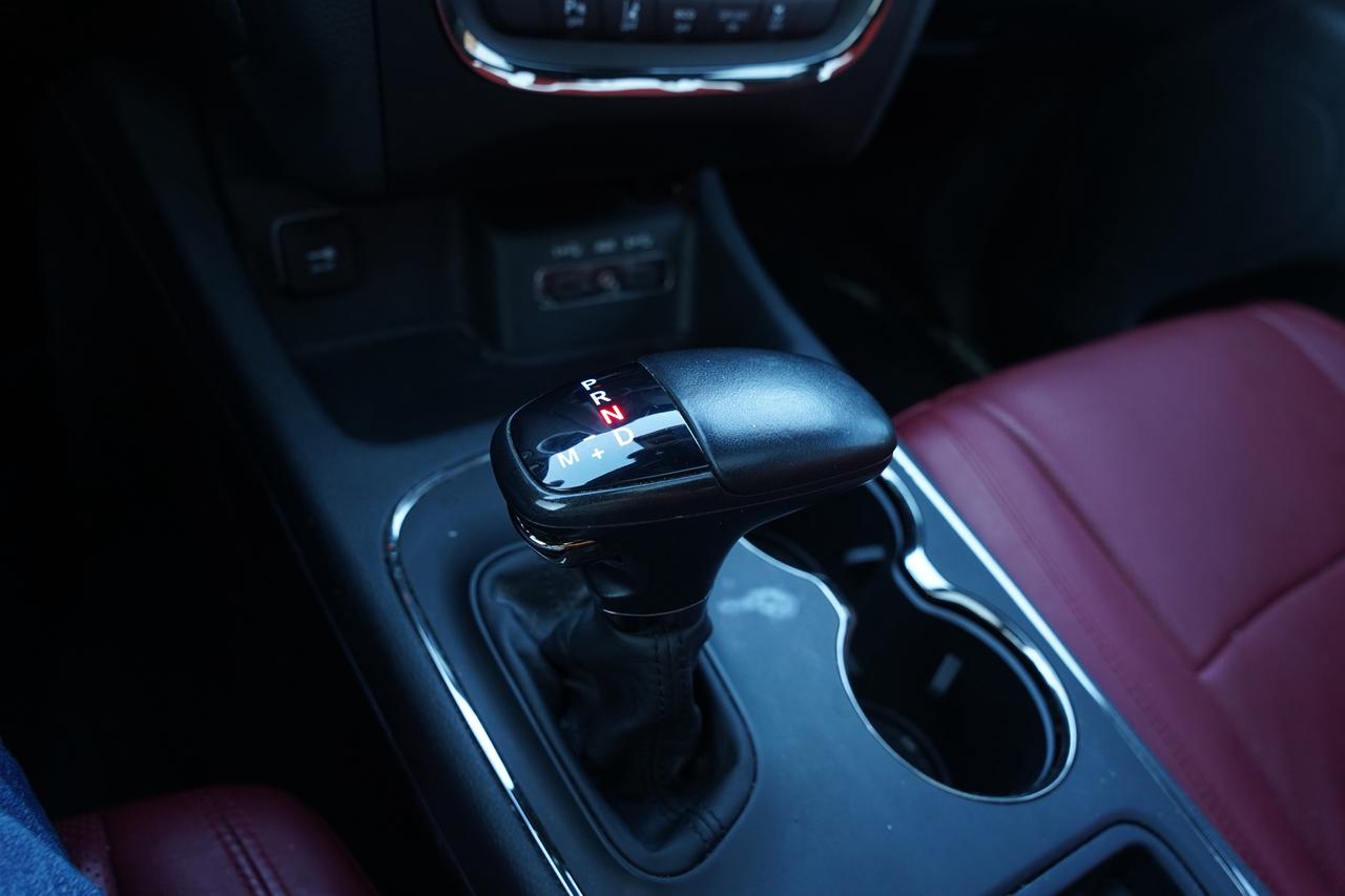 2018 Dodge Durango R/T / RED INISIDE/ 7 PASS/ NAV/ CAMERA/ LEATHER Photo