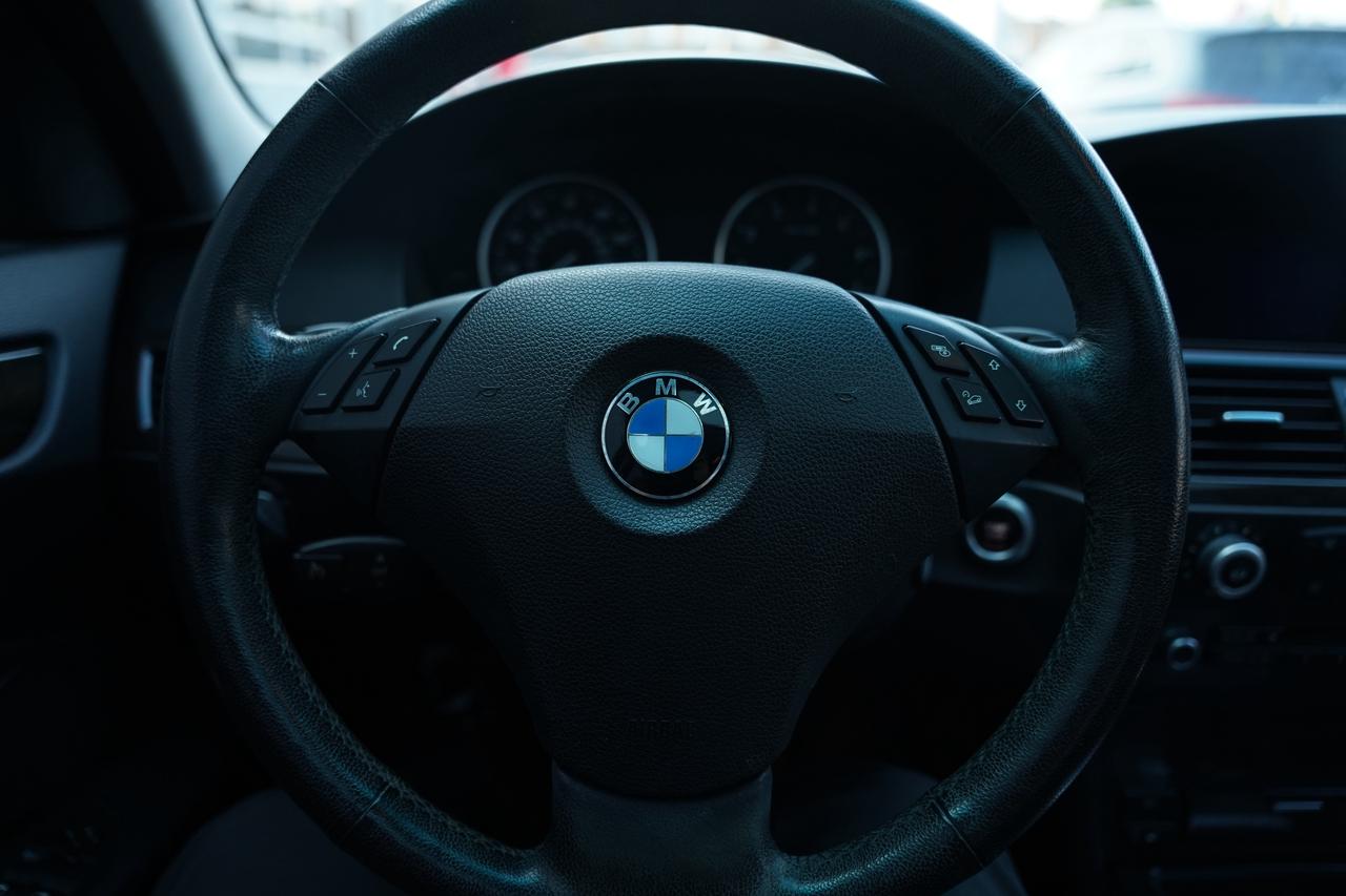 2010 BMW 5-Series 528i xDrive Photo