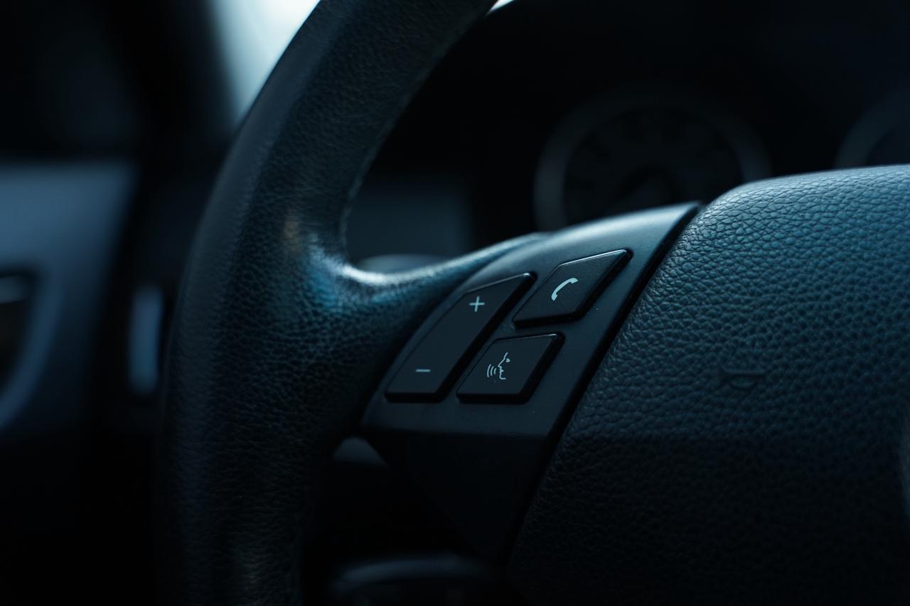 2010 BMW 5-Series 528i xDrive Photo