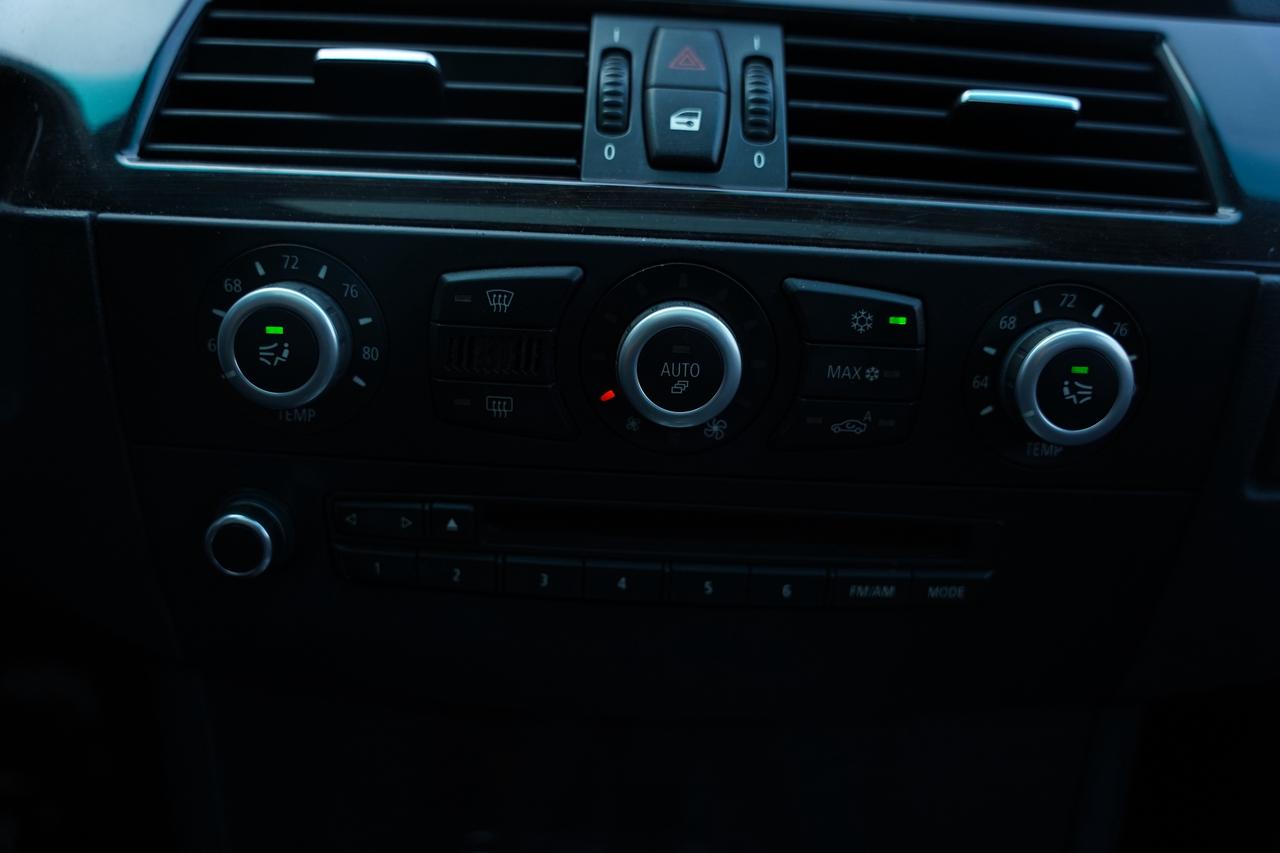 2010 BMW 5-Series 528i xDrive Photo