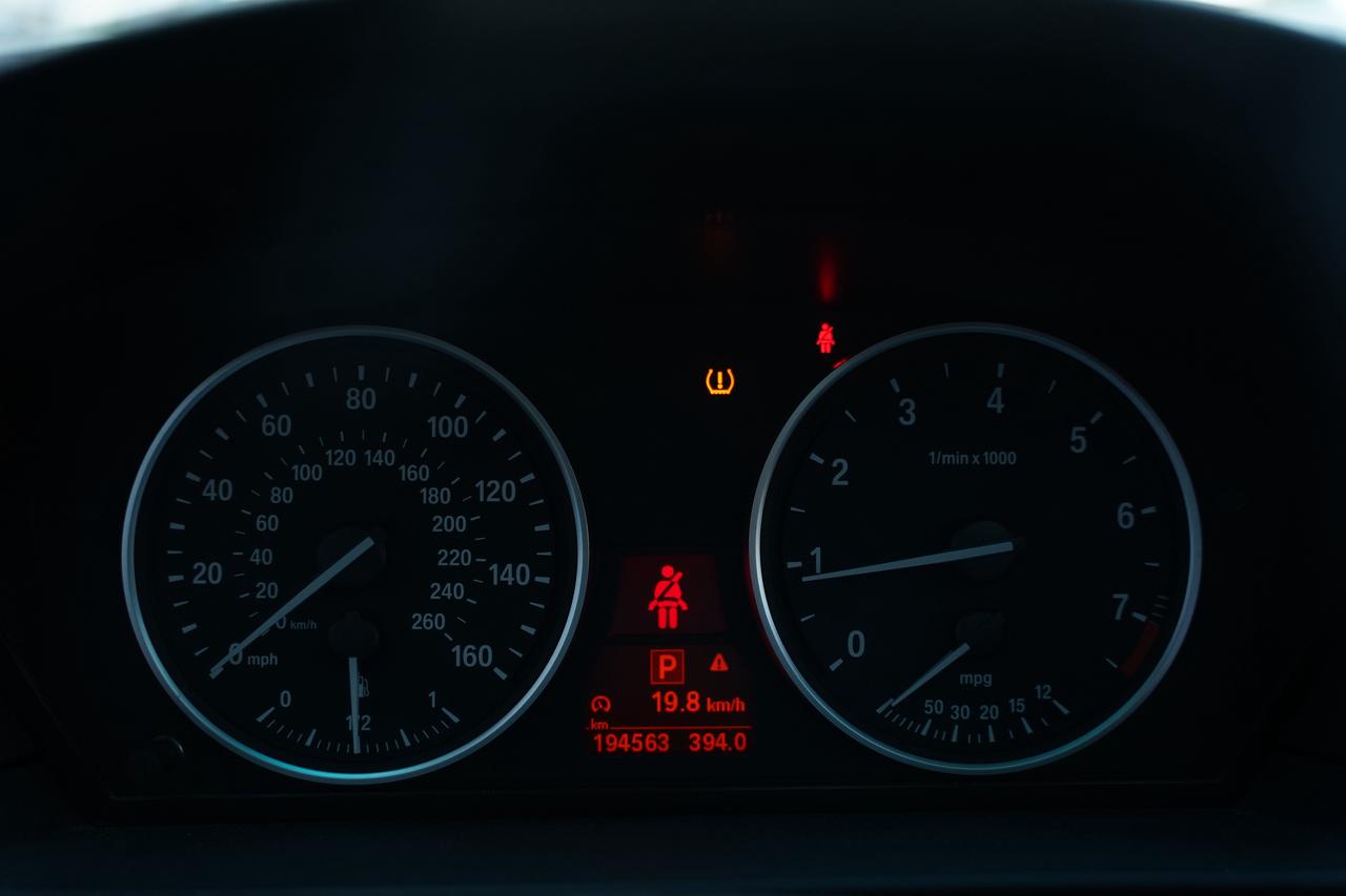 2010 BMW 5-Series 528i xDrive Photo