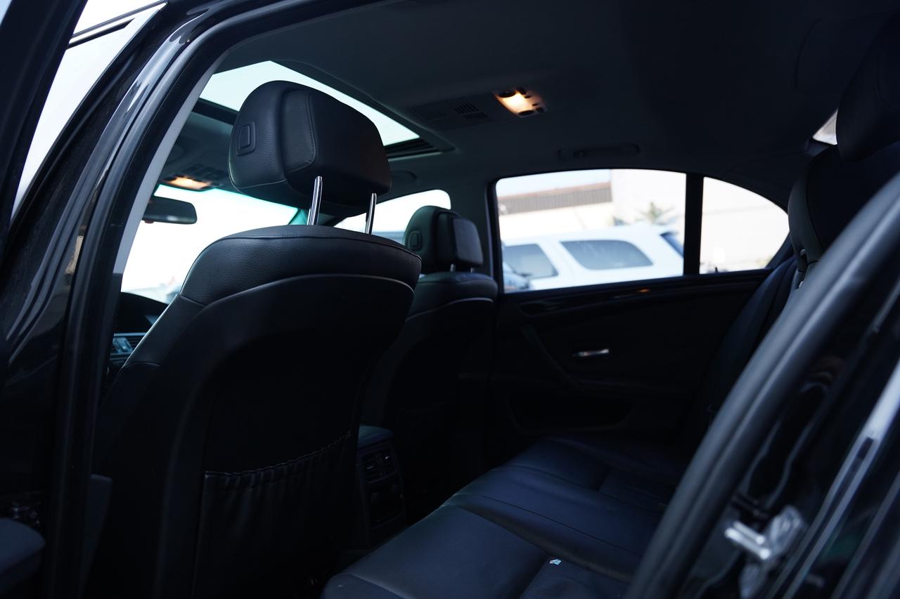 2010 BMW 5-Series 528i xDrive Photo