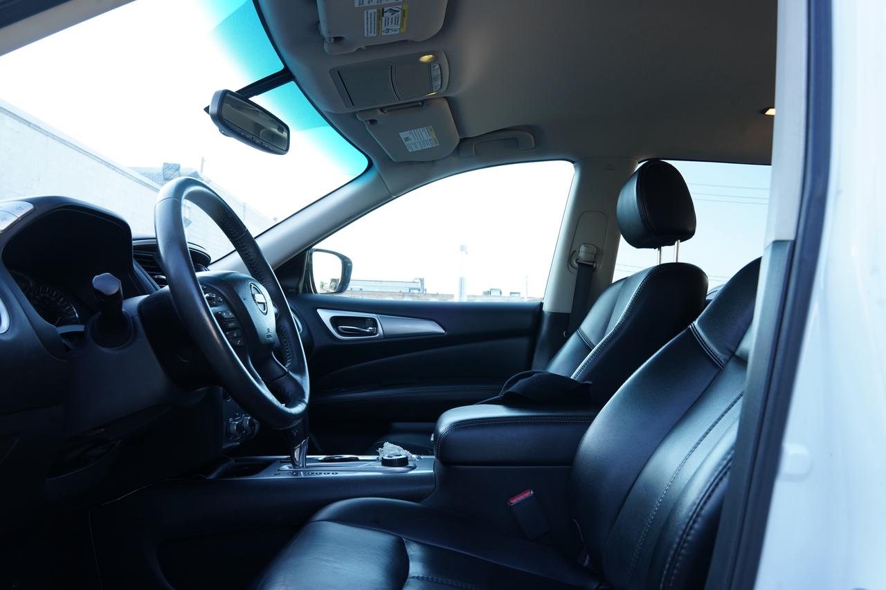 2017 Nissan Pathfinder SL PKG/ NAV/ 7 PASS/ CAMERA/LEATHER/NO ACCIDENTS Photo