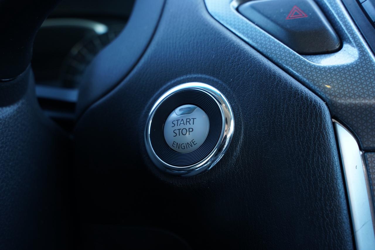 2017 Nissan Pathfinder SL PKG/ NAV/ 7 PASS/ CAMERA/LEATHER/NO ACCIDENTS Photo