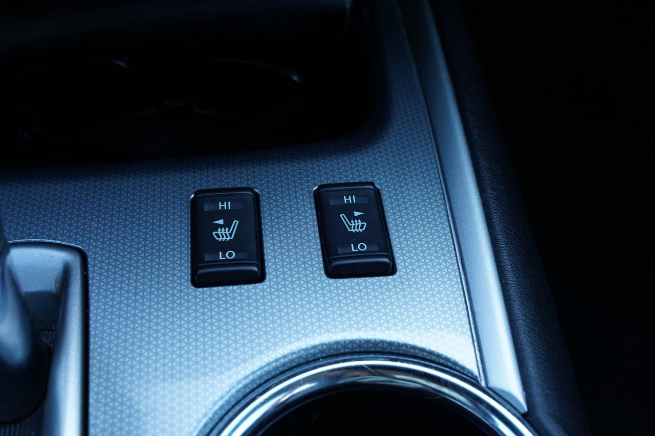 2017 Nissan Pathfinder SL PKG/ NAV/ 7 PASS/ CAMERA/LEATHER/NO ACCIDENTS Photo